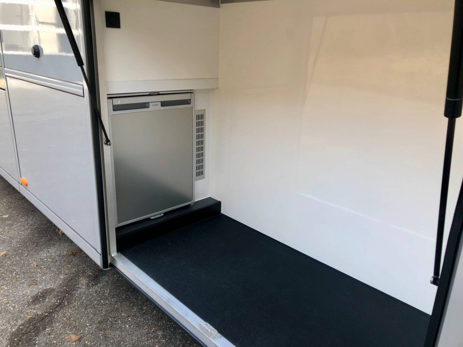 Staufach mit Kühlschrank RJH Exclusive H6