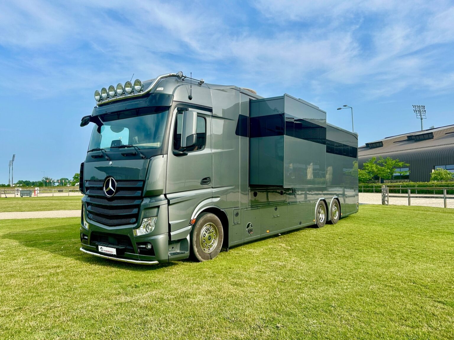 RJH Exclusive H6 mit Pop-Out & Space-Cab