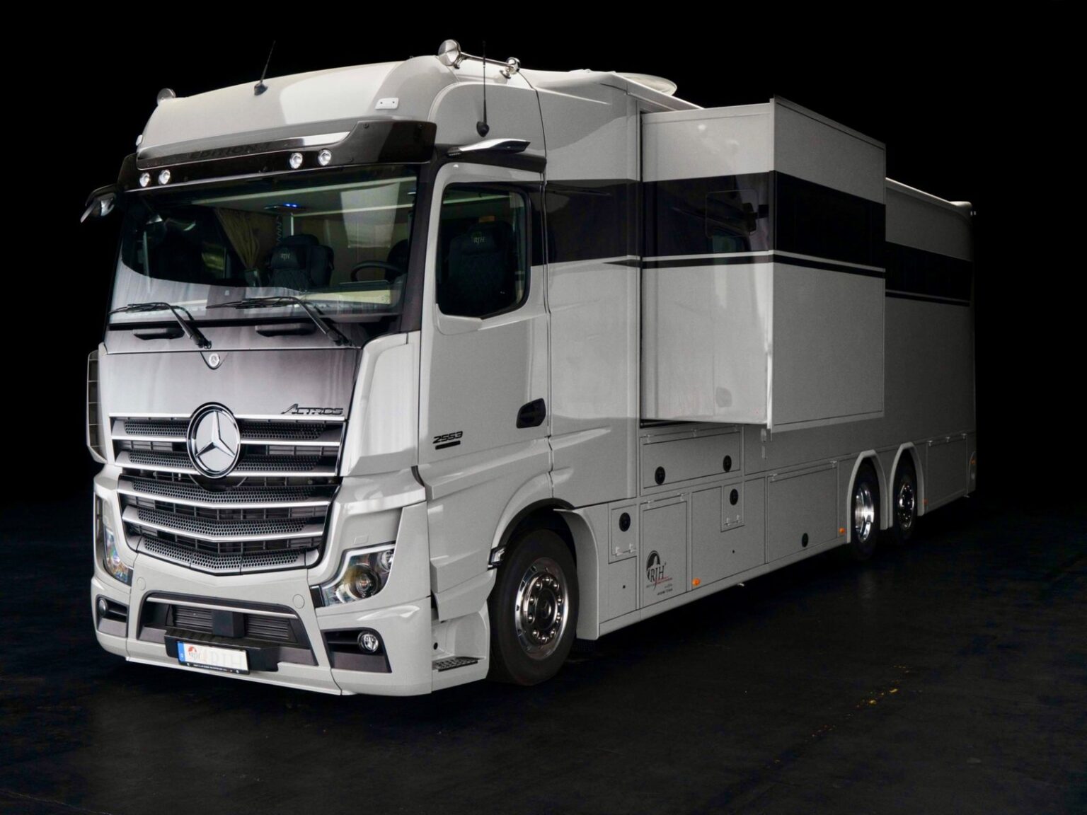 RJH Exclusive H6 mit ausgefahrenem Pop-Out