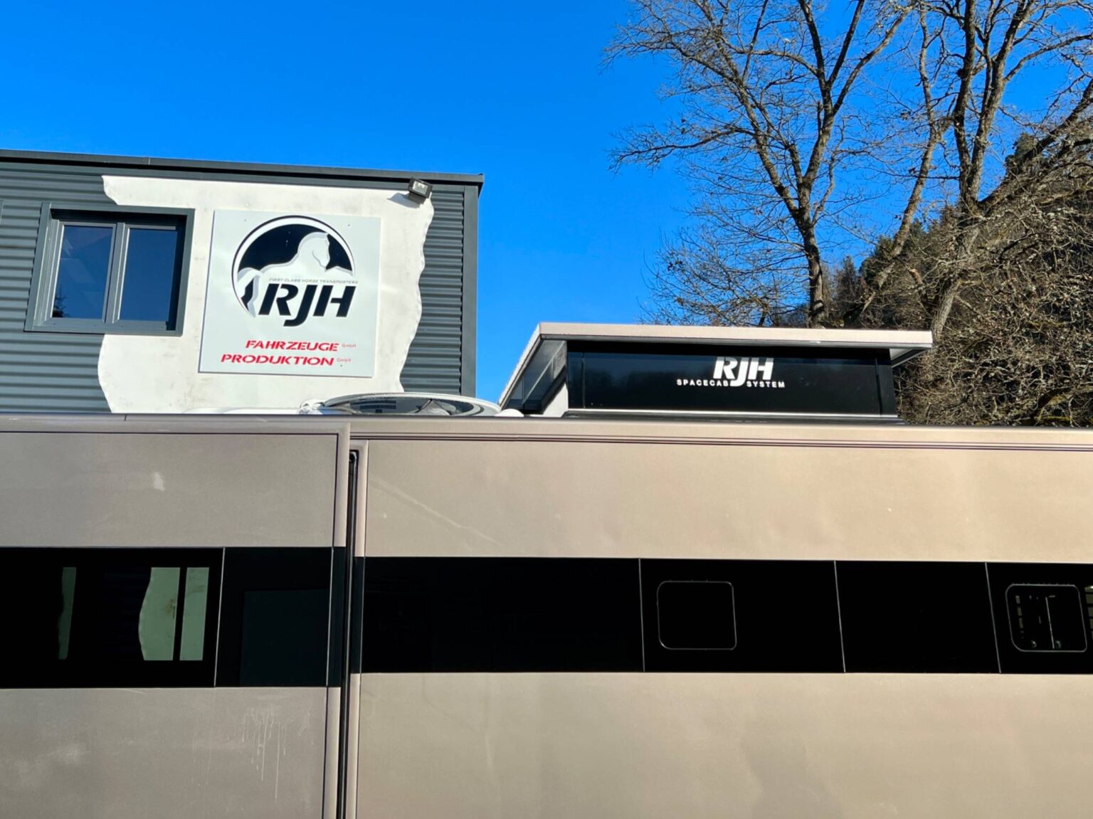 Space-Cab RJH Exclusive H6