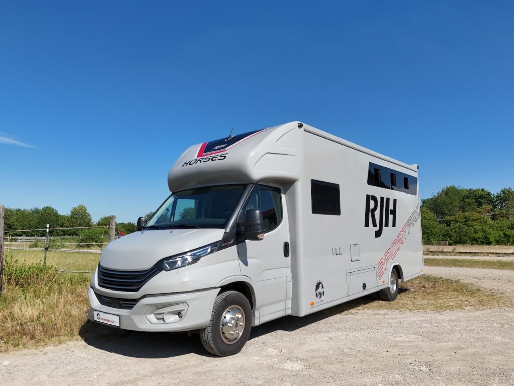 RJH Sport Pro H3 Pferdetransporter für bis zu 3 Pferde mit Wohnkabine - Gebrauchtfahrzeug