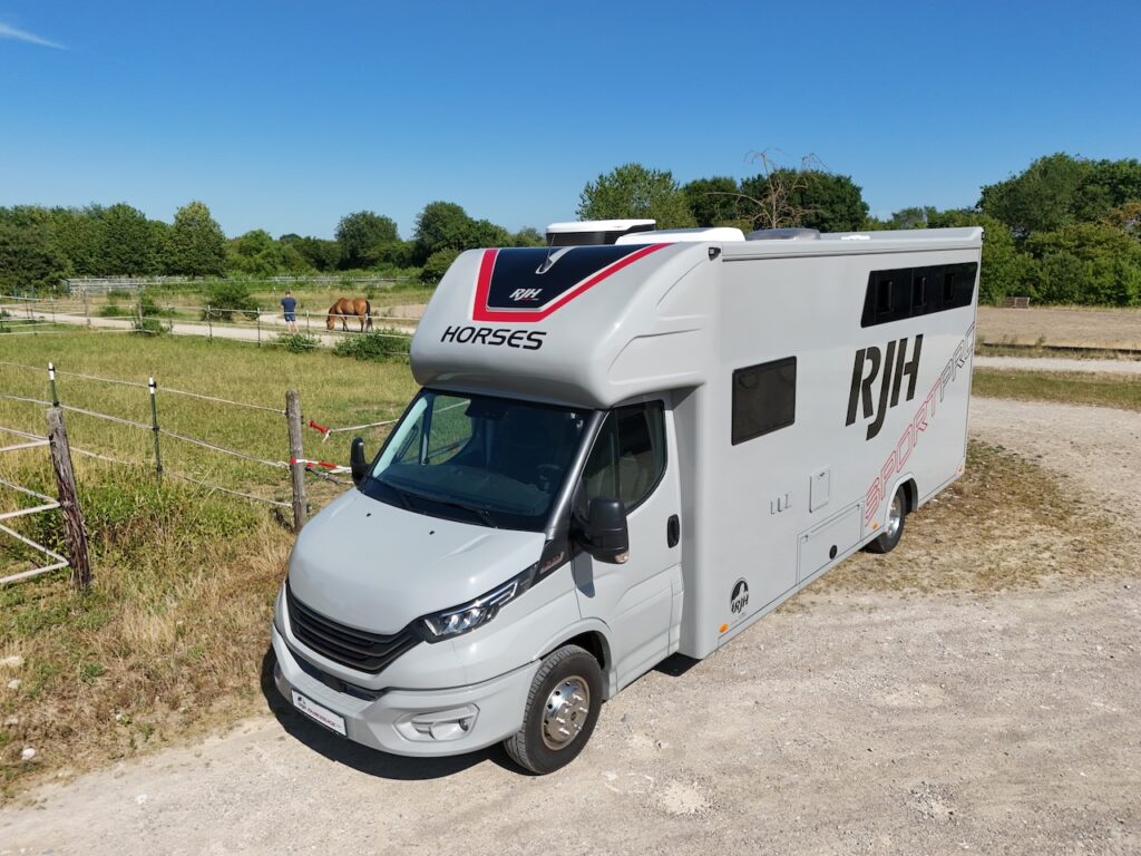 RJH Sport Pro H3 Pferdetransporter für bis zu 3 Pferde mit Wohnkabine - Gebrauchtfahrzeug