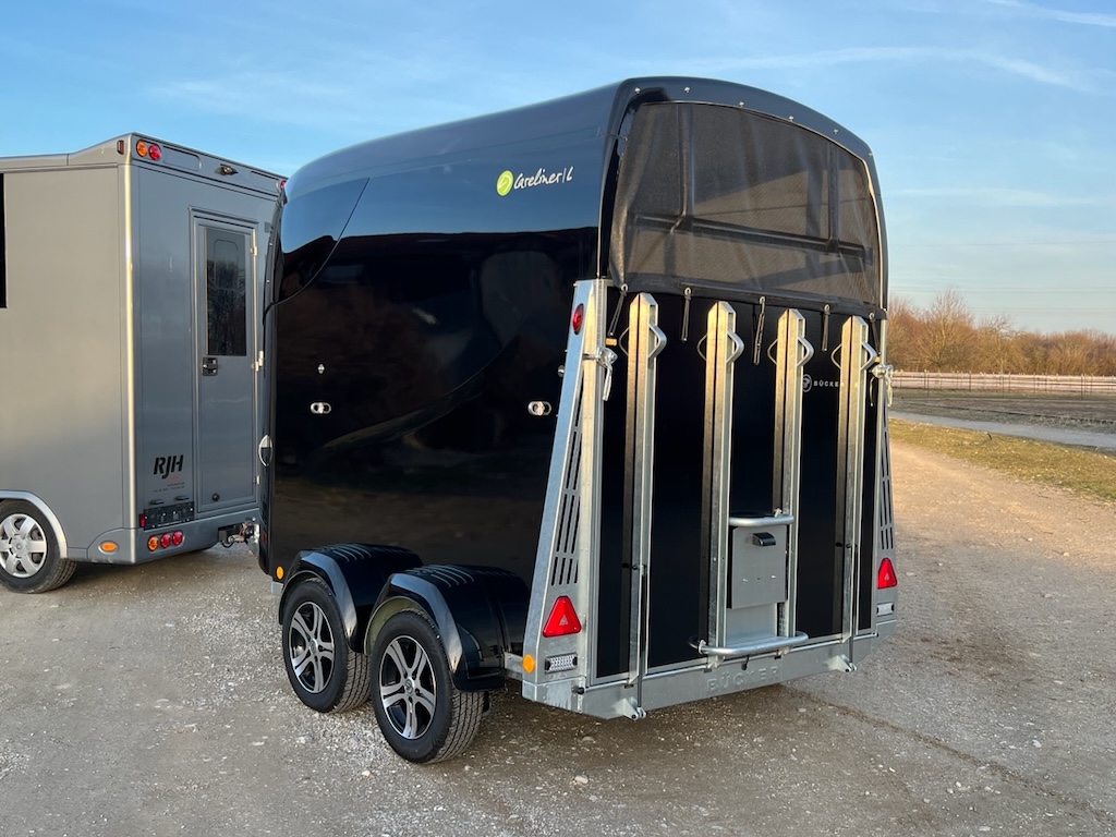 Bücker Careliner L 2-Pferdeanhänger