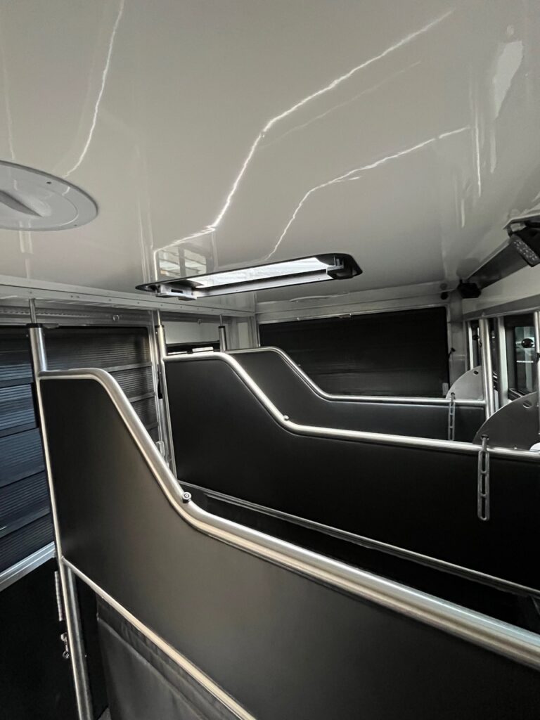 RJH Sport Pro H3 Pferdetransporter für bis zu 3 Pferde mit Wohnkabine - Gebrauchtfahrzeug