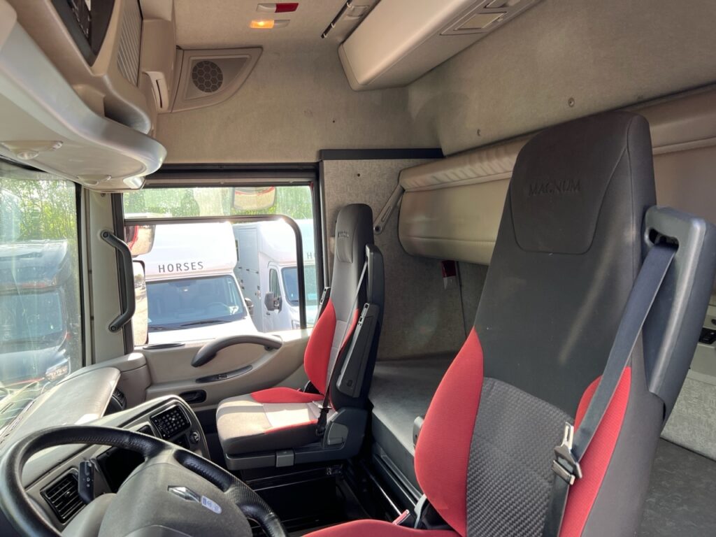 Renault Magnum Sattelzugmaschine LKW Low Liner
