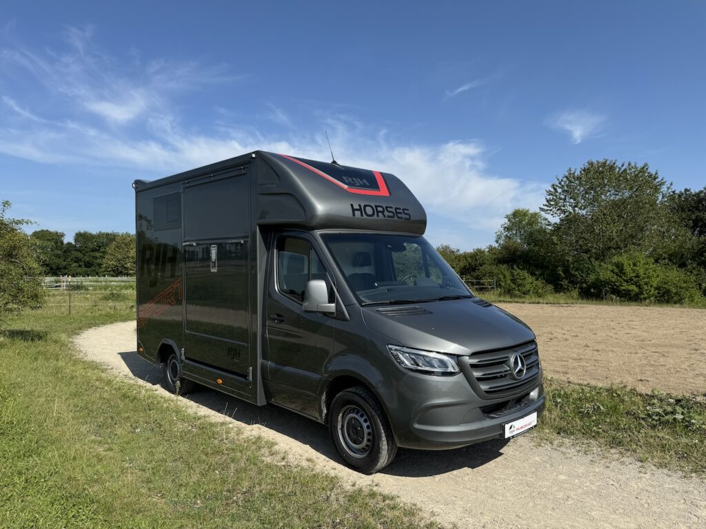 RJH SPORT Mercedes-Benz 419 Sprinter 2-Pferdetransporter