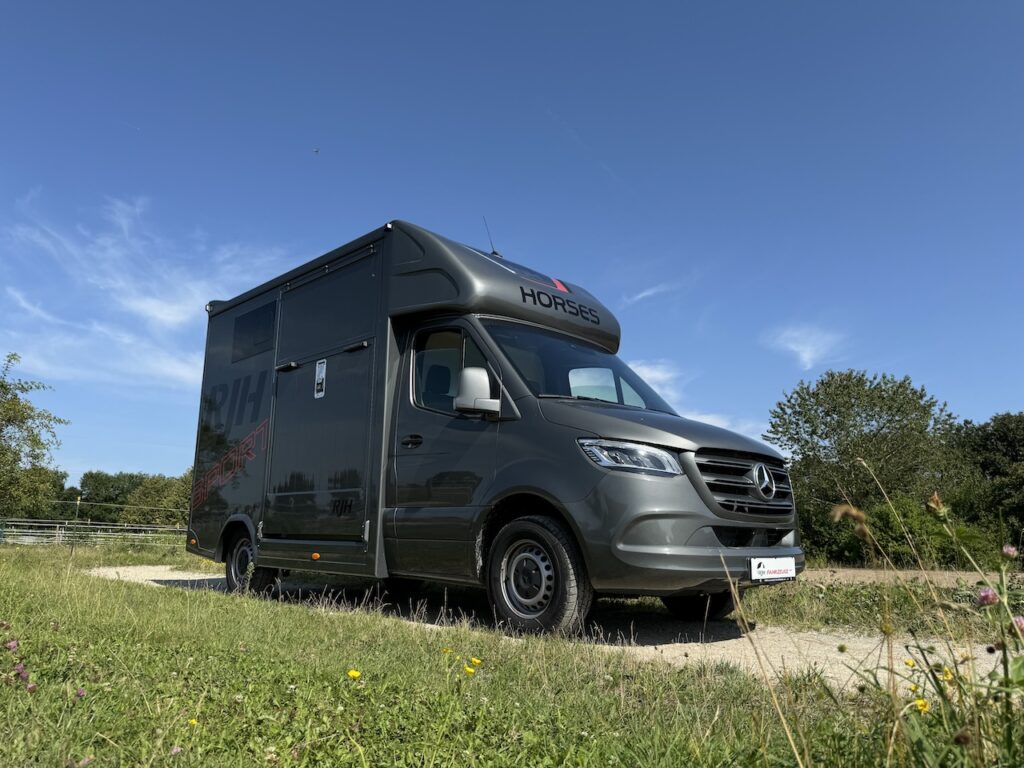 RJH SPORT Mercedes-Benz 419 Sprinter 2-Pferdetransporter
