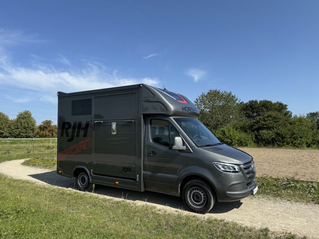 RJH SPORT Mercedes-Benz 419 Sprinter 2-Pferdetransporter
