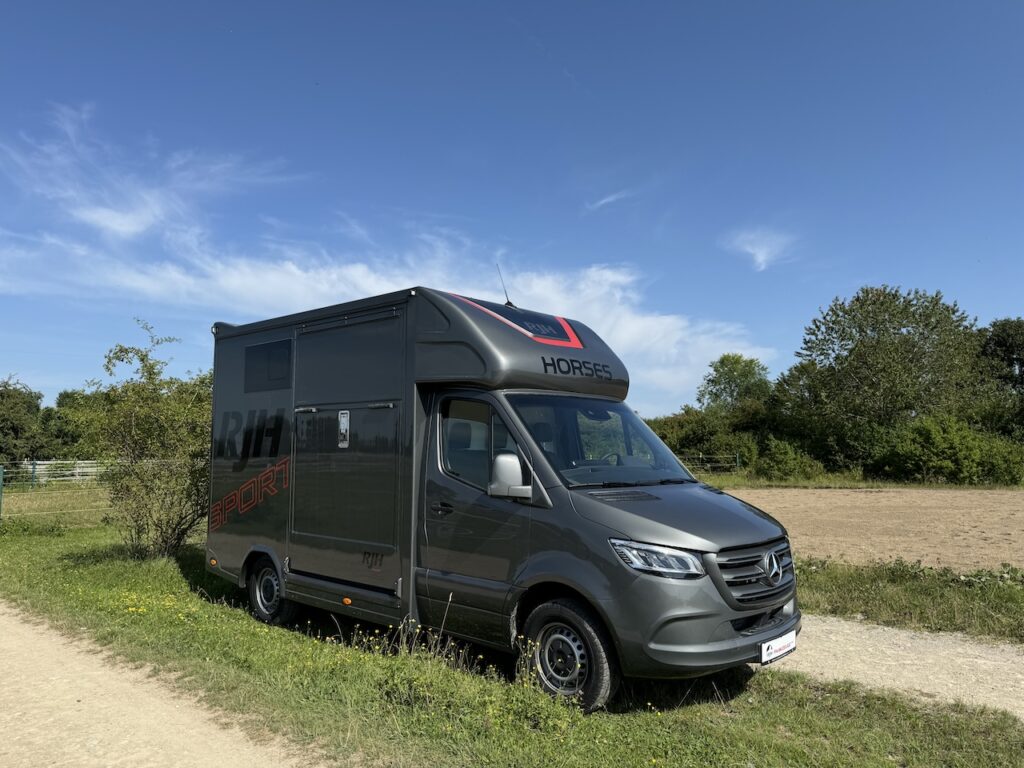 RJH SPORT Mercedes-Benz 419 Sprinter 2-Pferdetransporter