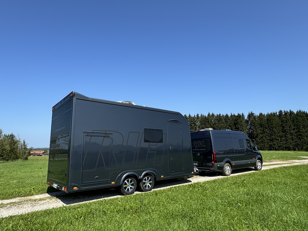 RJH Anhänger LUXUSWOHNWAGEN 3,5 Heckgarage Vollausstattung NEU