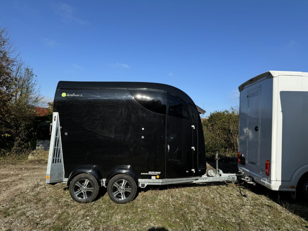 Bücker Careliner L 2-Pferdeanhänger