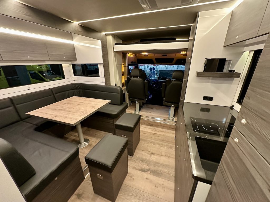 Mercedes-Benz Actros 2545 RJH Exclusive H6 Pferdetransporter - Neu und sofort verfügbar!