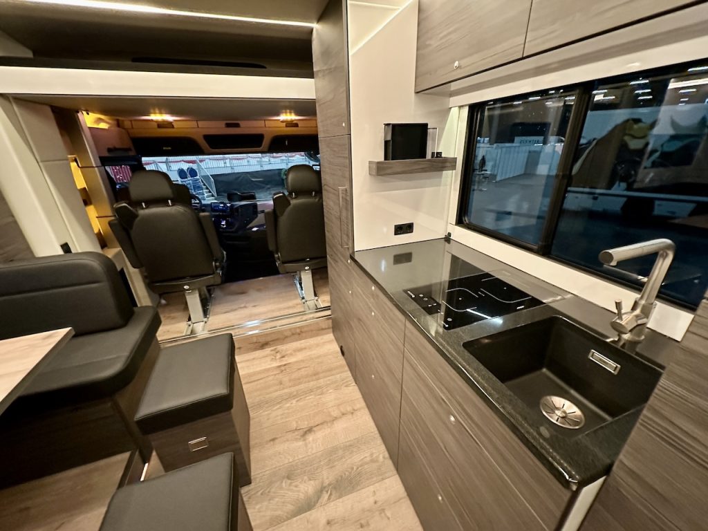 Mercedes-Benz Actros 2545 RJH Exclusive H6 Pferdetransporter - Neu und sofort verfügbar!