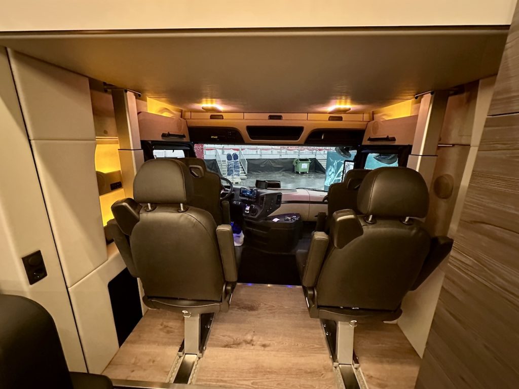 Mercedes-Benz Actros 2545 RJH Exclusive H6 Pferdetransporter - Neu und sofort verfügbar!