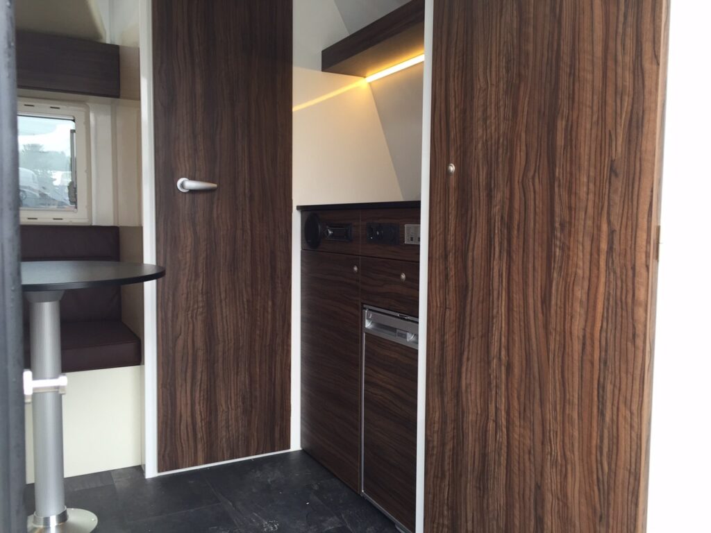 RJH TRAILER 600 Pferdeanhänger 2 Horses grosse Wohnkabine mit Dusche