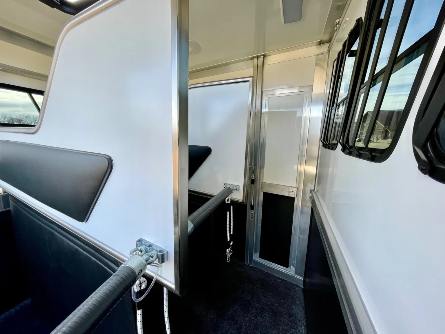 RJH Trailer Pferdeabteil