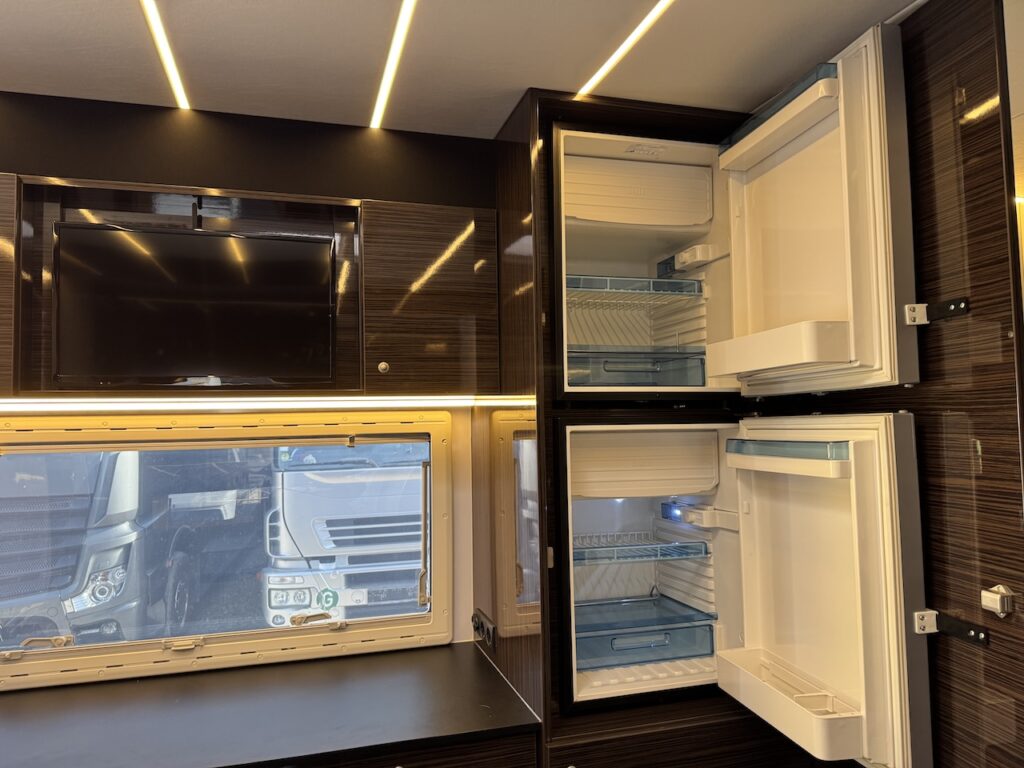 RJH 675 Caravan with slide-out - Absolutely unique