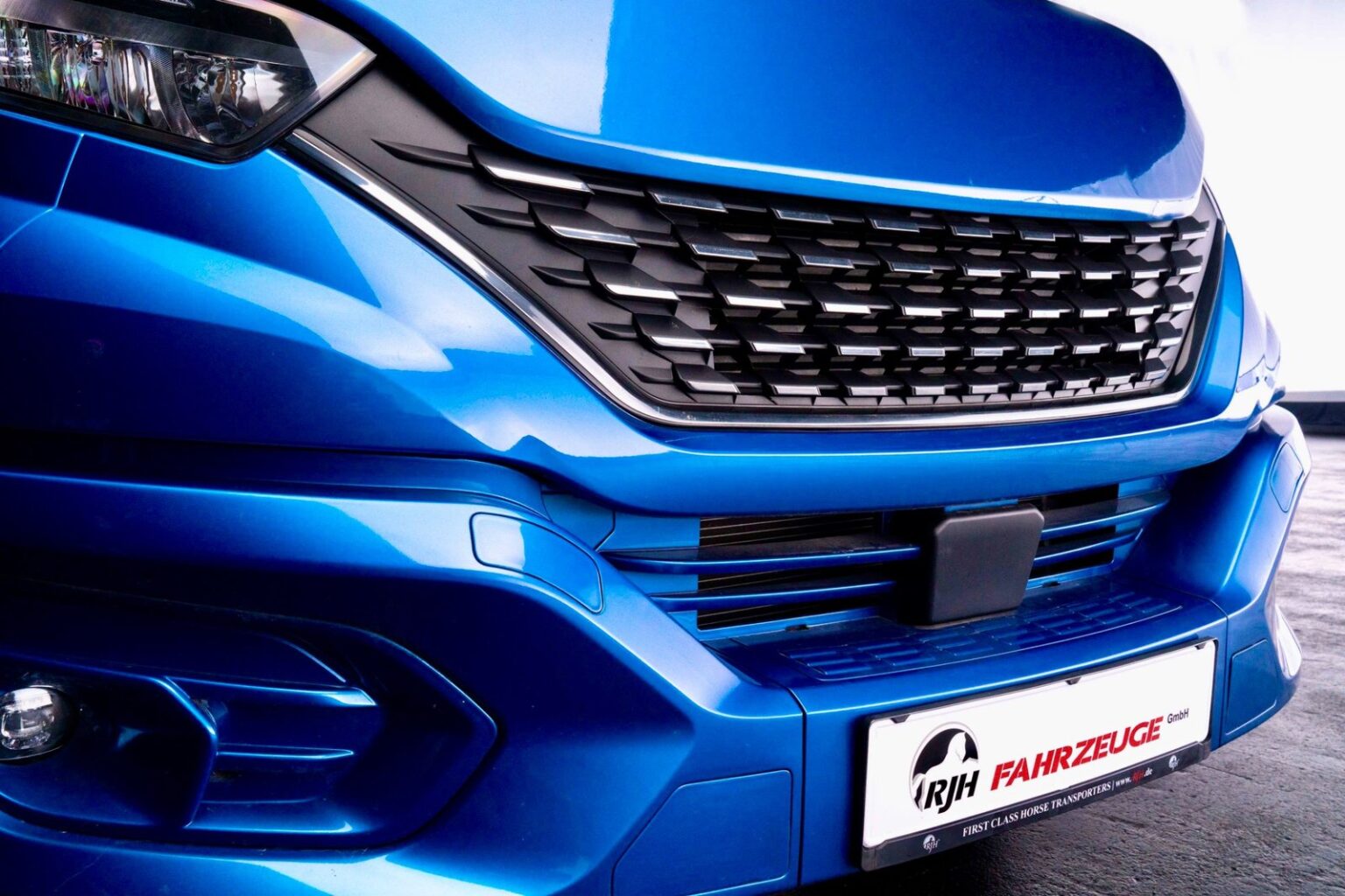 RJH Sport Pro Pferdetransporter