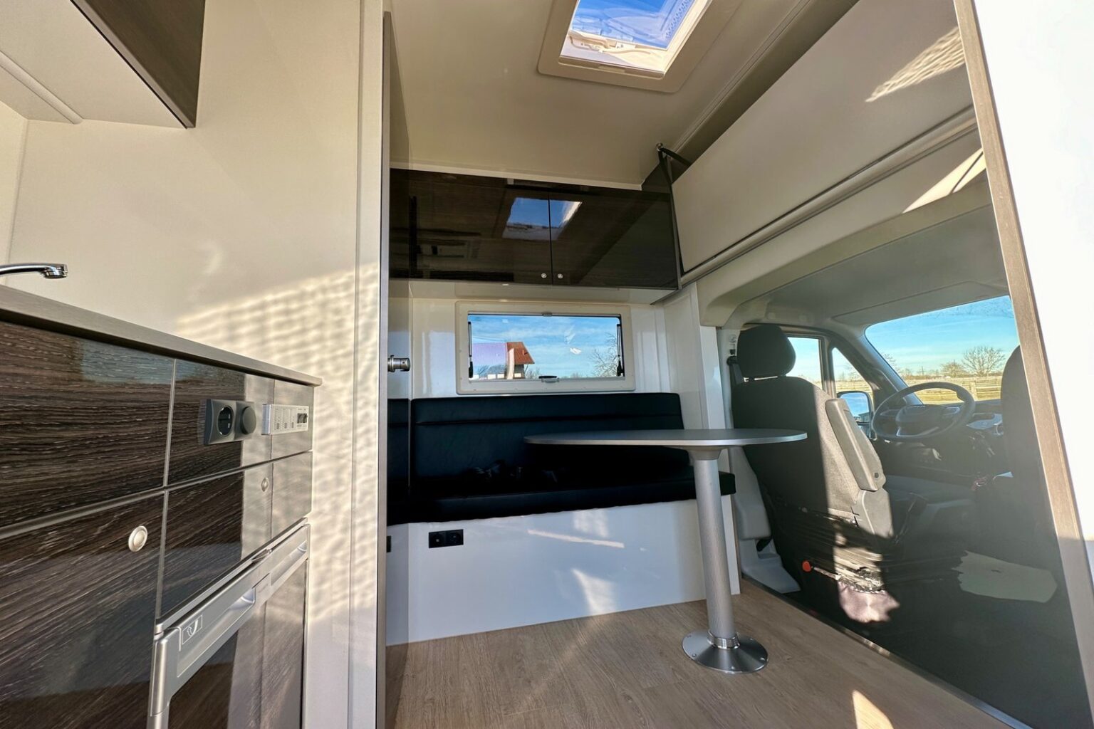 RJH Sport Pro Pferdetransporter Wohnabteil