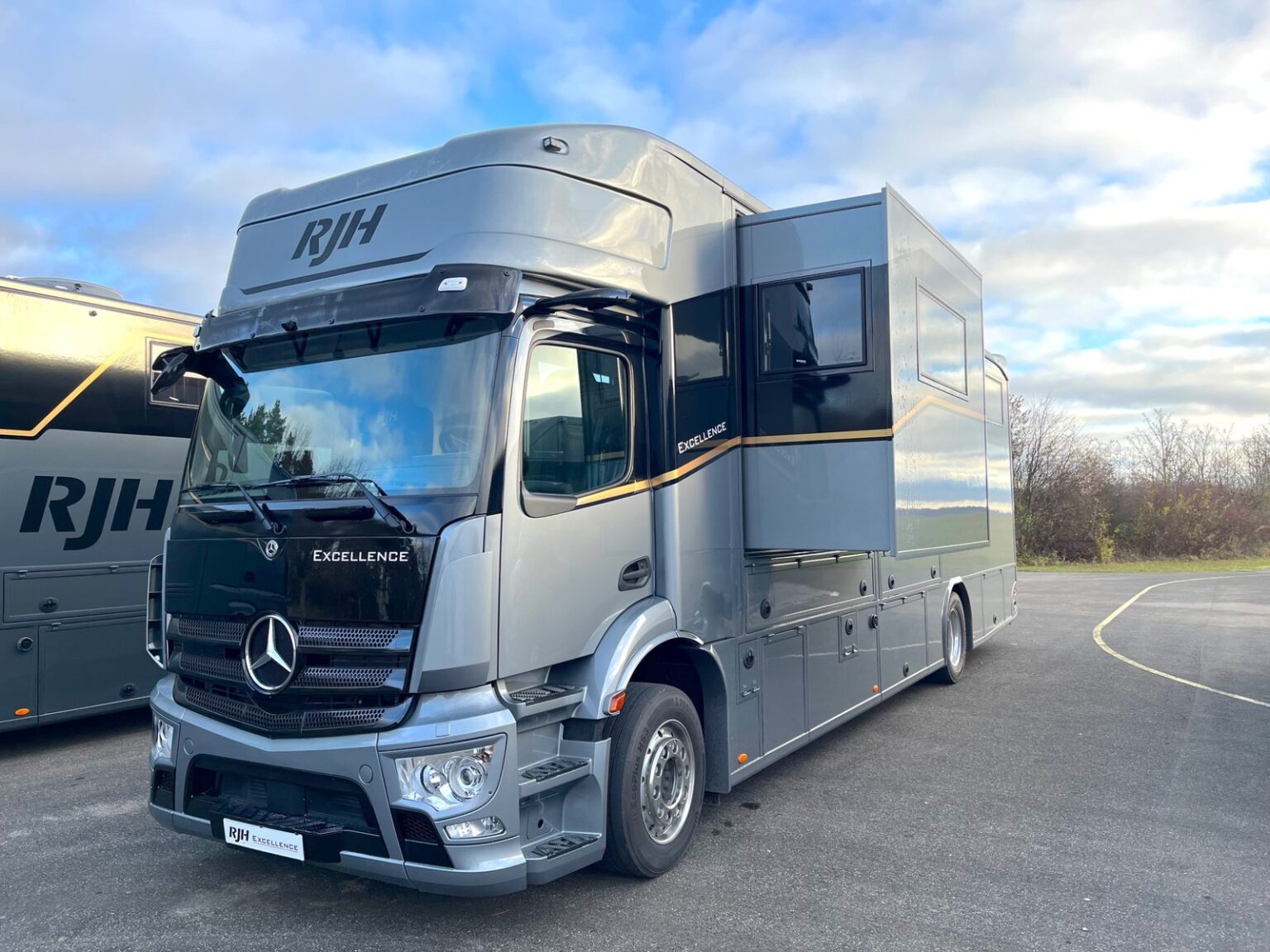 RJH Exclusive H4 Loft