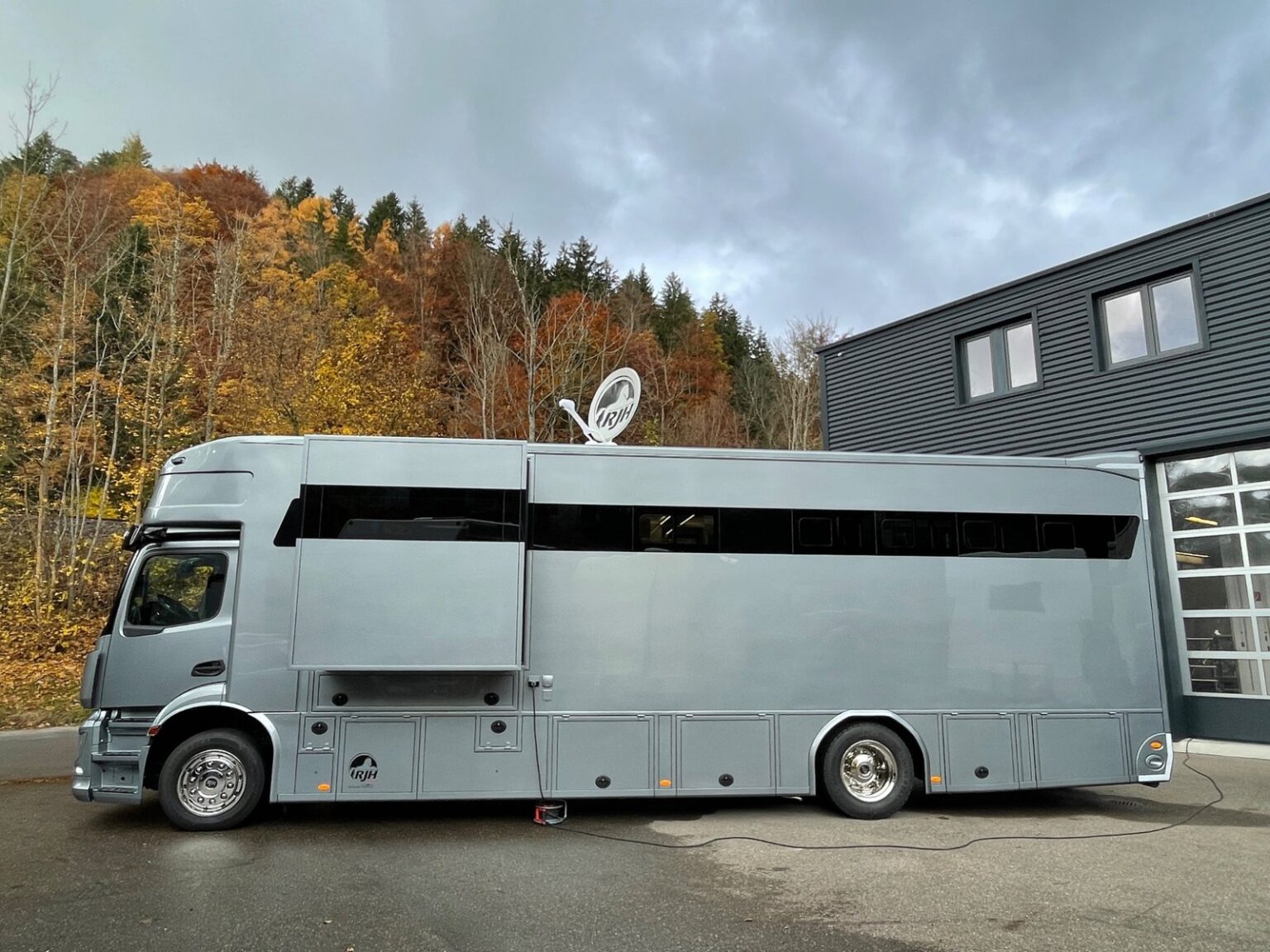 RJH Exclusive H4 Loft mit ausgefahrenem Pop-Out