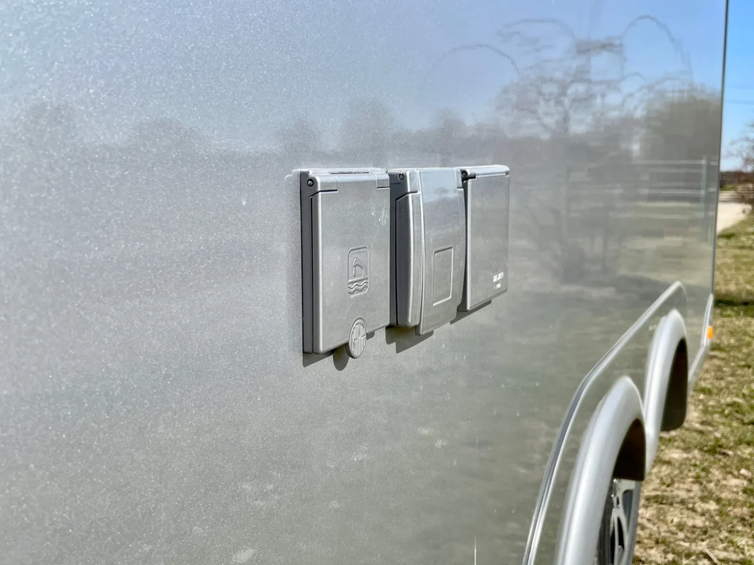 stromanschluss-trailer-campingturnier