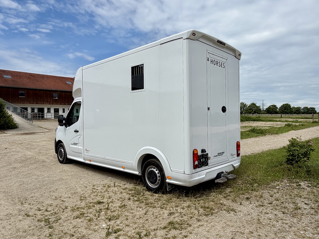 Renault Roelofsen Horse Trailer for 2 horses - latest model - high payload - SPECIAL PRICE