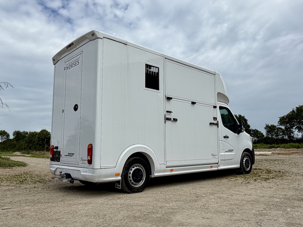 Renault Roelofsen Horse Trailer for 2 horses - latest model - high payload - SPECIAL PRICE