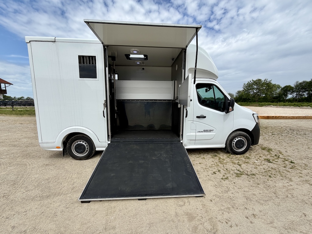 Renault Roelofsen Horse Trailer for 2 horses - latest model - high payload - SPECIAL PRICE