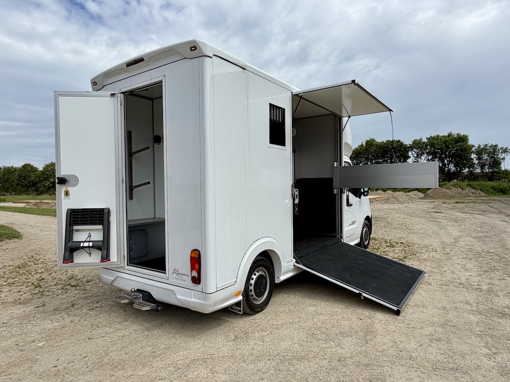 Renault Roelofsen Horse Trailer for 2 horses - latest model - high payload - SPECIAL PRICE