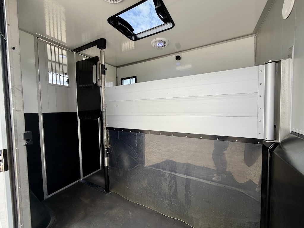 Renault Roelofsen Horse Trailer for 2 horses - latest model - high payload - SPECIAL PRICE