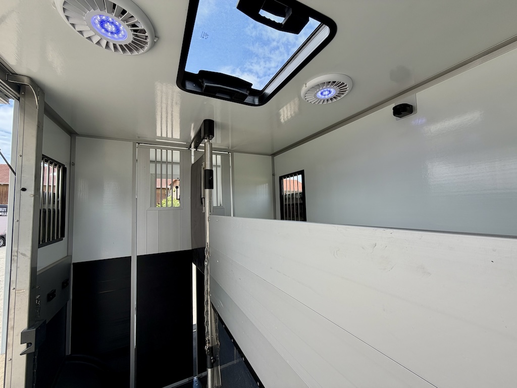 Renault Roelofsen Horse Trailer for 2 horses - latest model - high payload - SPECIAL PRICE