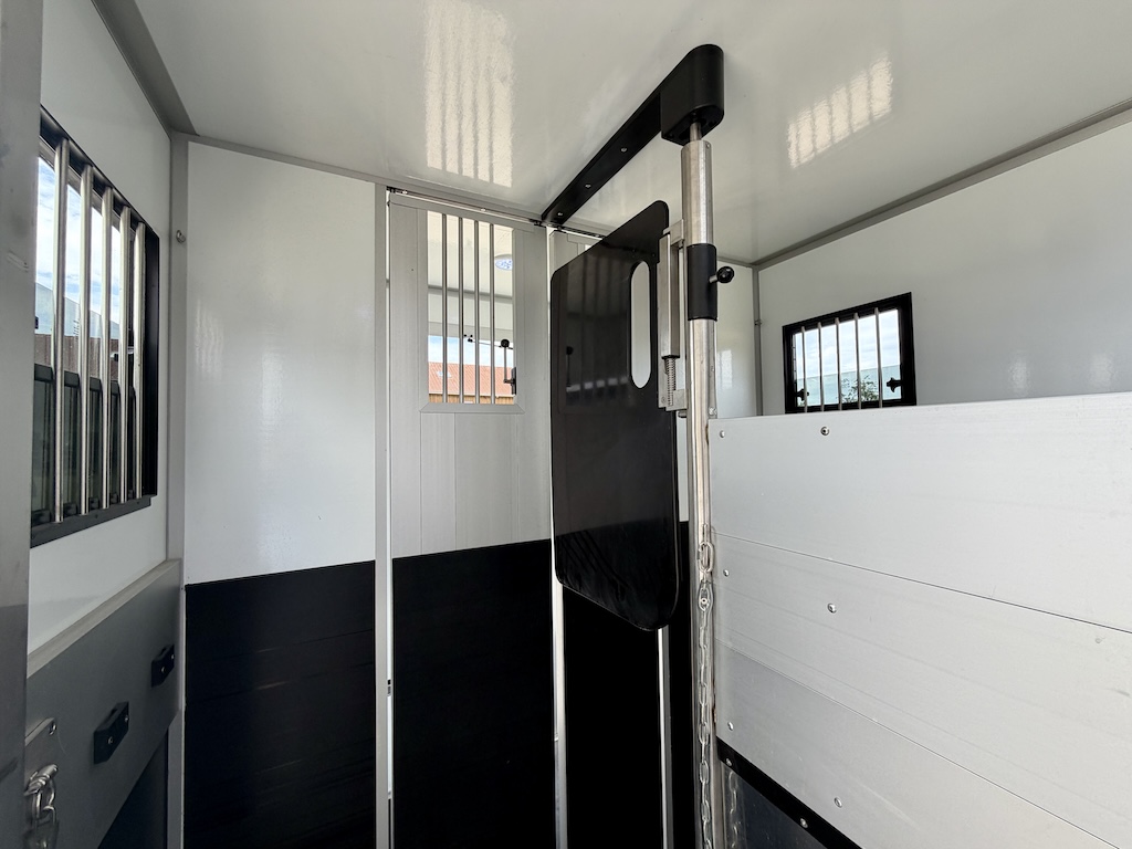 Renault Roelofsen Horse Trailer for 2 horses - latest model - high payload - SPECIAL PRICE