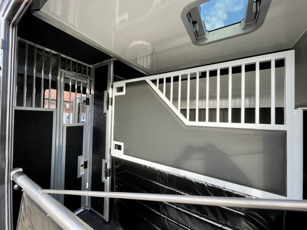 Renault EQUITA 2-Pferdetransporter 5-Sitzer LKW - auf Bestellung