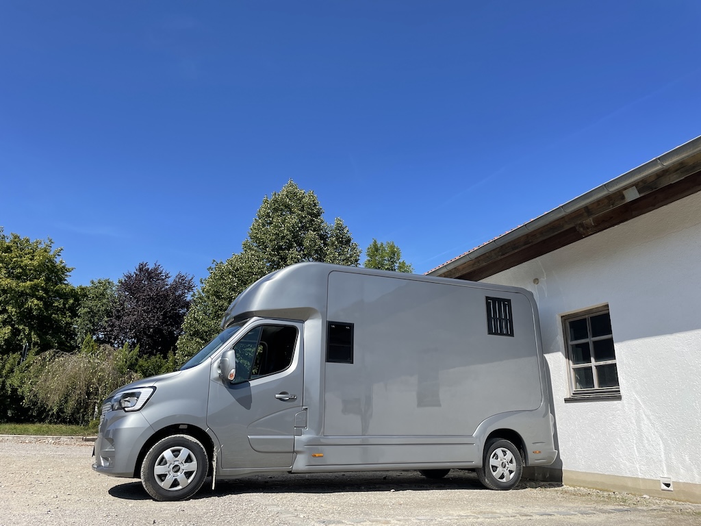 Renault EQUITA 2-Pferdetransporter 5-Sitzer LKW - auf Bestellung