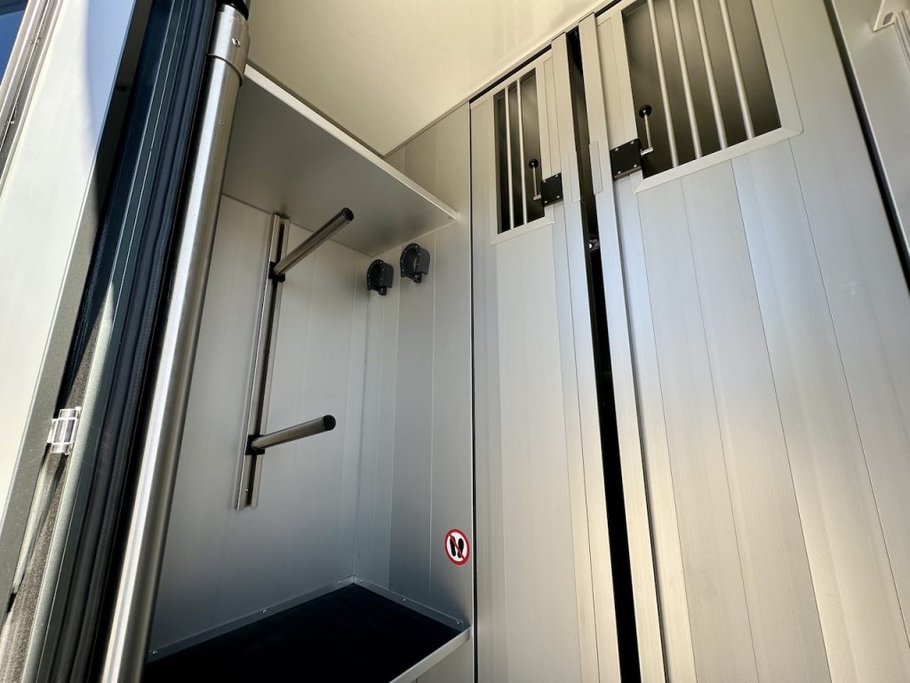 Ford Roelofsen Parados Sport 2-Pferdetransporter Automatik Neu - sofort verfügbar!