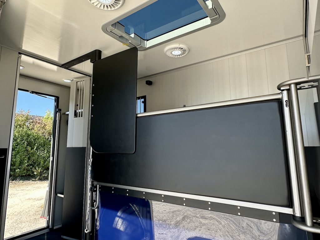 Ford Roelofsen Parados Sport 2-Pferdetransporter Automatik Neu - sofort verfügbar!