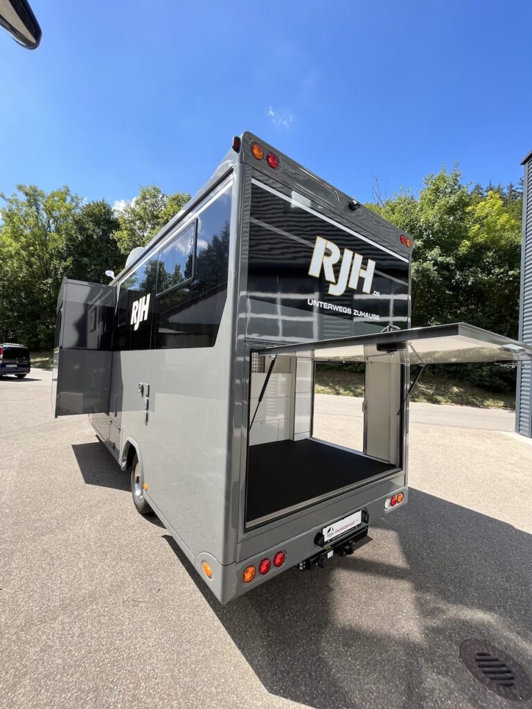 RJH "Ambition Style" Reisemobil mit Slide-Out und großer Heckgarage
