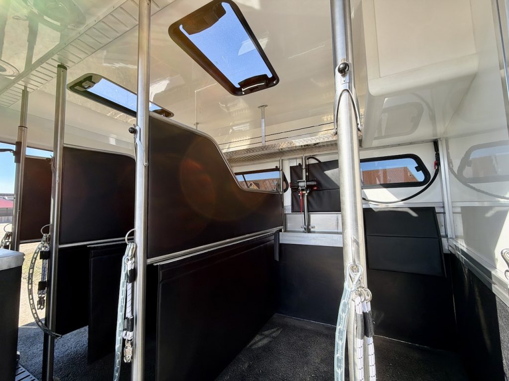 Iveco Eurocargo 160E RJH Ecoline H5 Pferdetransporter Slide-Out 5 Pferde LKW