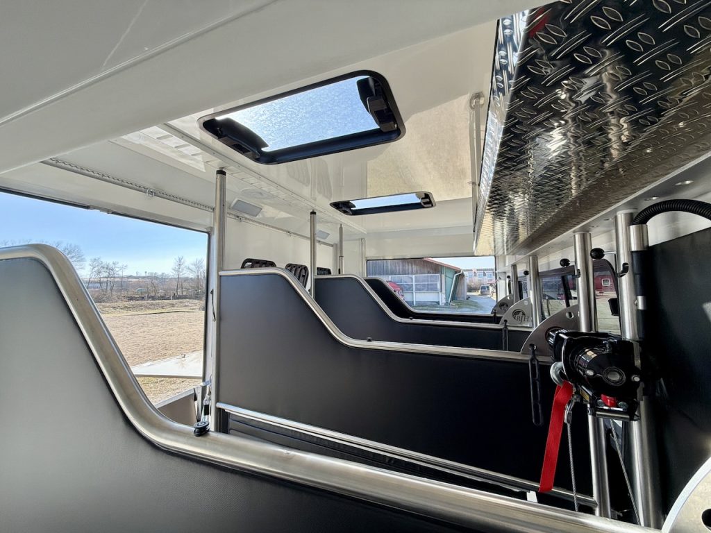 Iveco Eurocargo 160E RJH Ecoline H5 Pferdetransporter Slide-Out 5 Pferde LKW