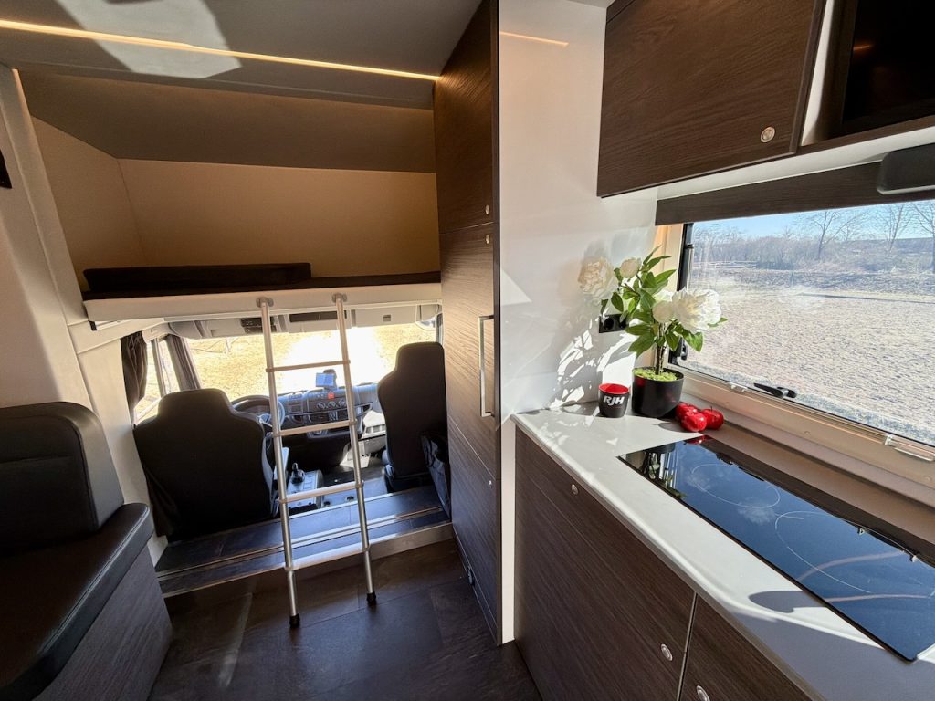 Iveco Eurocargo 160E RJH Ecoline H5 Pferdetransporter Slide-Out 5 Pferde LKW