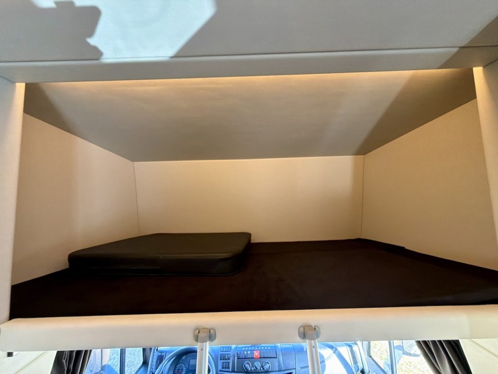 Iveco Eurocargo 160E RJH Ecoline H5 Pferdetransporter Slide-Out 5 Pferde LKW