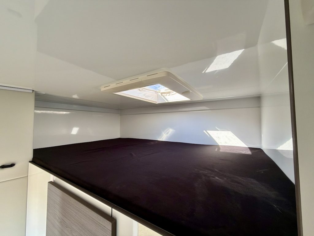 Iveco Eurocargo 160E RJH Ecoline H5 Pferdetransporter Slide-Out 5 Pferde LKW