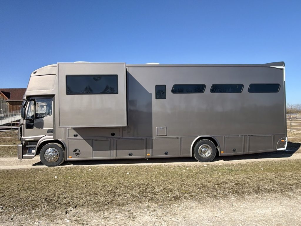 Iveco Eurocargo 160E RJH Ecoline H5 Pferdetransporter Slide-Out 5 Pferde LKW