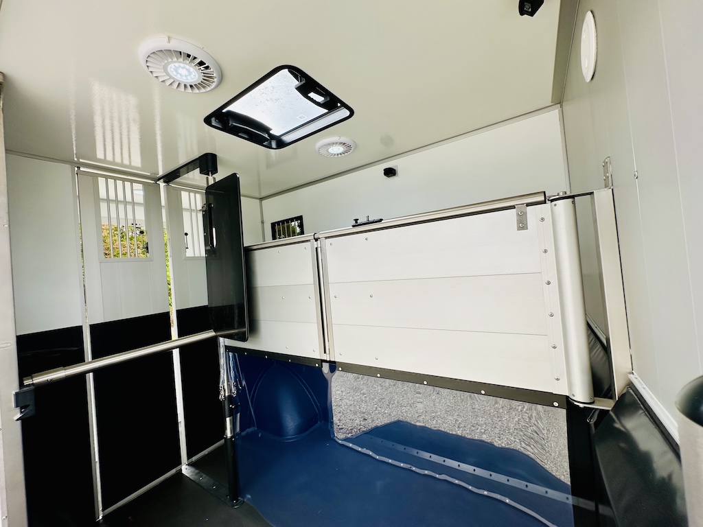 Renault Roelofsen Yorse 2-Pferdetransporter 3,5to. 165PS mautfrei hohe Zuladung LKW NEU