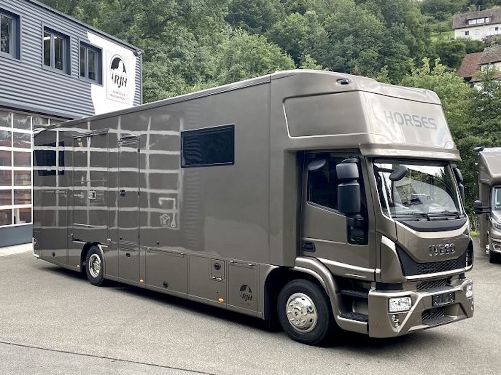 Iveco Eurocargo 160E RJH Ecoline H5 Pferdetransporter Slide-Out 5 Pferde - Fahrzeug im Vorlauf 