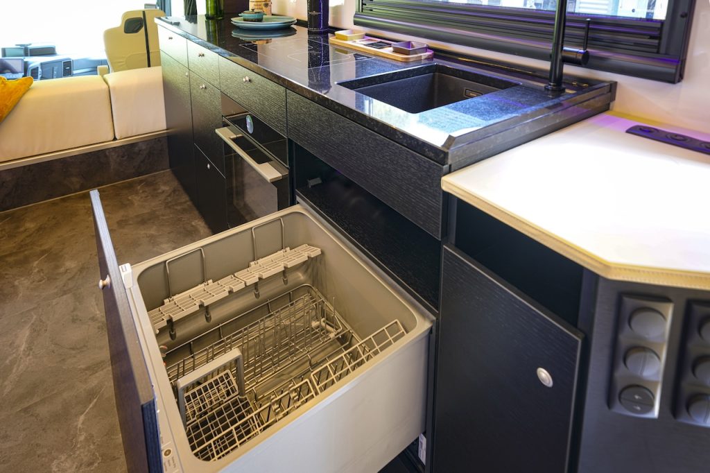 Mercedes-Benz Actros 1846 RJH Excellence Luxus Reisemobil LKW