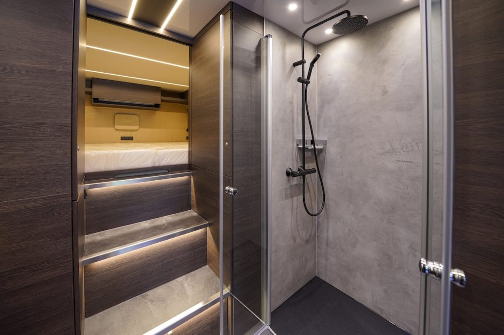 Mercedes-Benz Actros 1846 RJH Excellence Luxus Reisemobil LKW