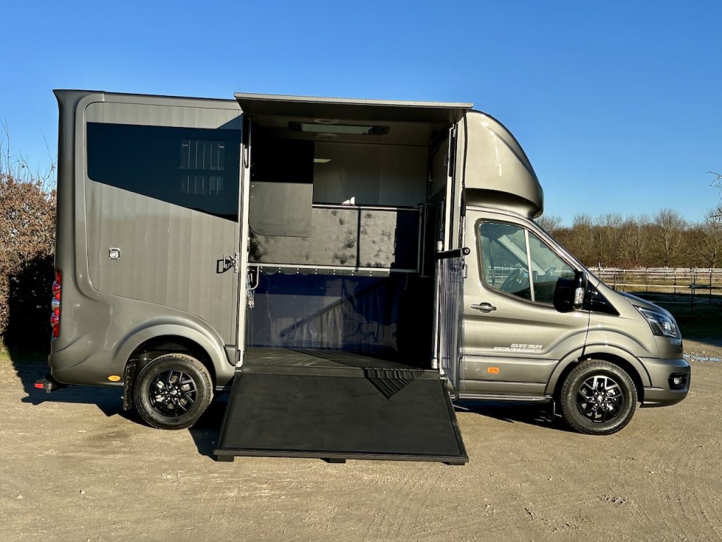 Ford Roelofsen Parados Sport 2-Pferdetransporter - Final Deluxe Edition - Automatik - Sofort verfügbar!