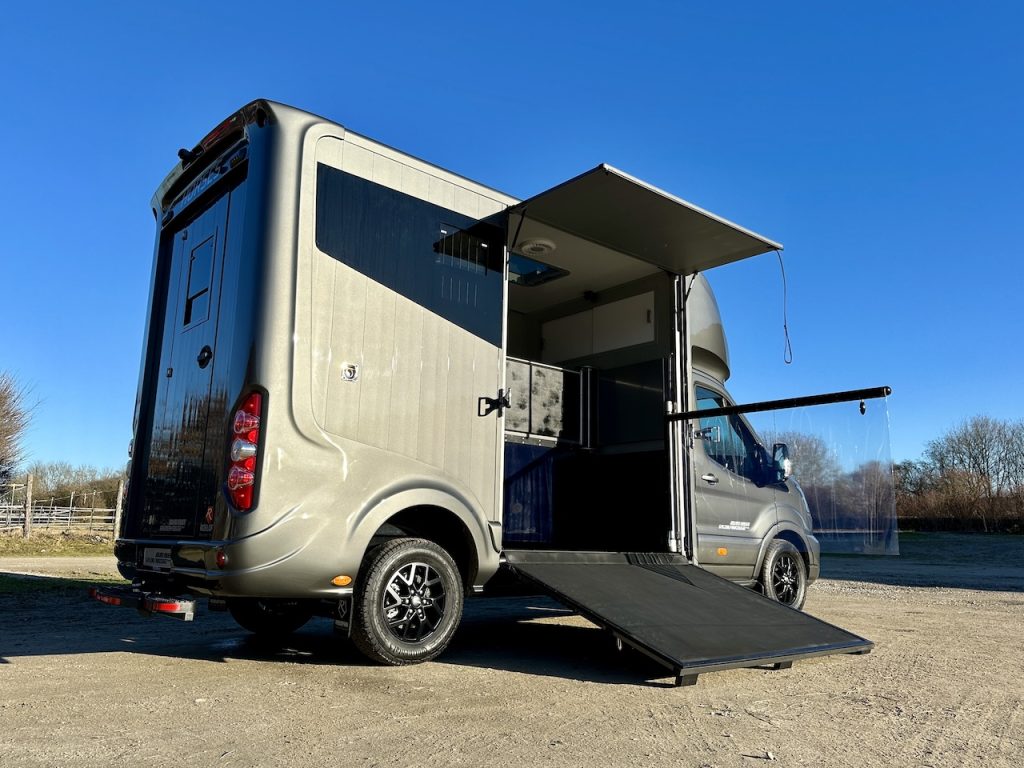 Ford Roelofsen Parados Sport 2-Pferdetransporter - Final Deluxe Edition - Automatik - Sofort verfügbar!